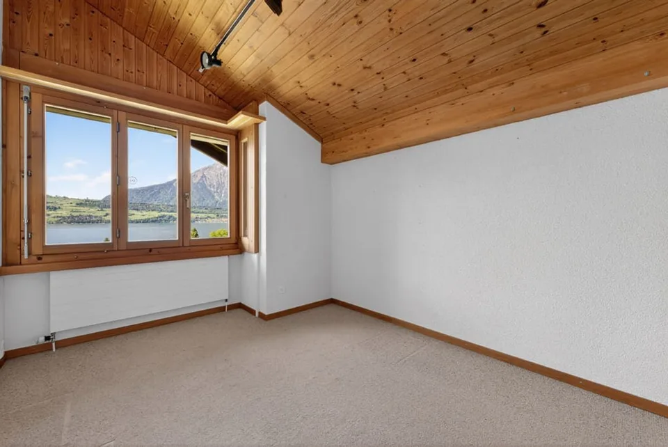 Unverbaubarer Blick auf den Thunersee - Wunderschöne Maisonette-Wohnung - Ihr neues Domizil – Foto 8 von 13