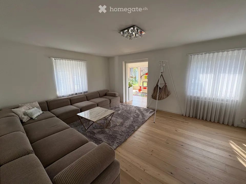 Maison mitoyenne rénovée de 5,5 pièces avec studio, jardin d'hiver et pompe à chaleur – photo 16 sur 17