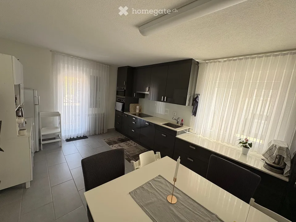Maison mitoyenne rénovée de 5,5 pièces avec studio, jardin d'hiver et pompe à chaleur – photo 12 sur 17