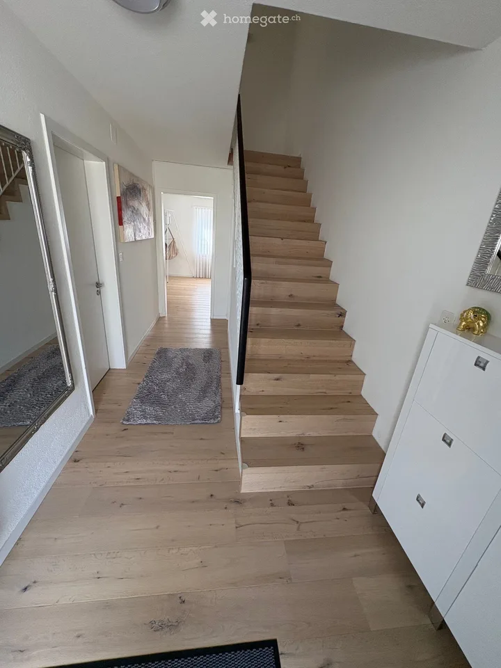 Maison mitoyenne rénovée de 5,5 pièces avec studio, jardin d'hiver et pompe à chaleur – photo 6 sur 17