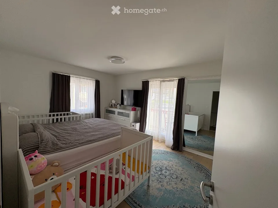 Maison mitoyenne rénovée de 5,5 pièces avec studio, jardin d'hiver et pompe à chaleur – photo 4 sur 17