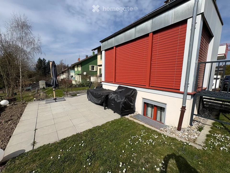 Maison mitoyenne rénovée de 5,5 pièces avec studio, jardin d'hiver et pompe à chaleur – photo 8 sur 17