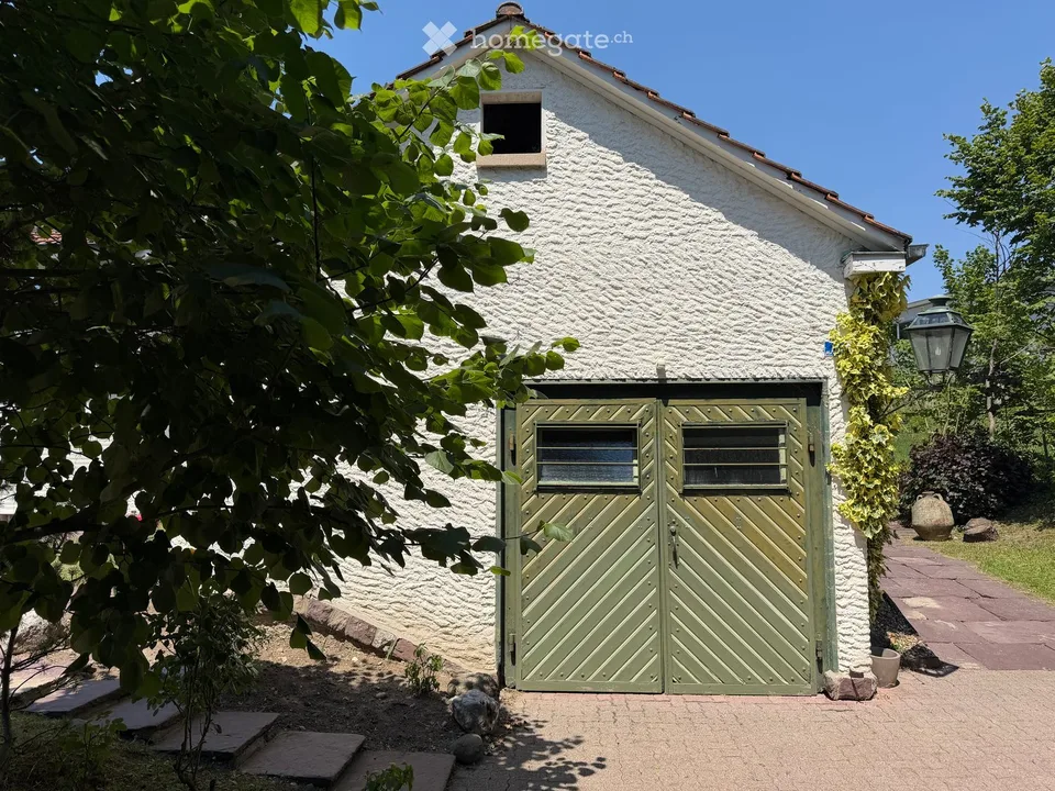 Spacious 7.5-room villa with a dreamy garden in Küsnacht ZH