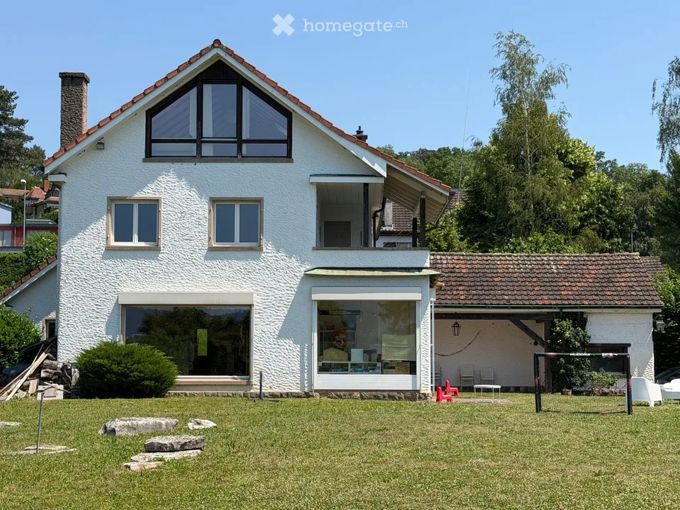 Grosszügige 7.5-Zimmer-Villa mit traumhaftem Garten in Küsnacht ZH