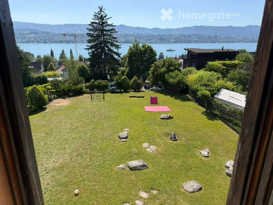 Spacious 7.5-room villa with a dreamy garden in Küsnacht ZH