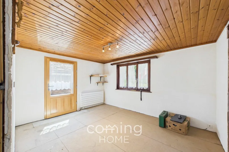 2.5-Zimmer-Wohnung mit zusätzlichem Raum und viel Gestaltungspotenzial in Saas-Balen