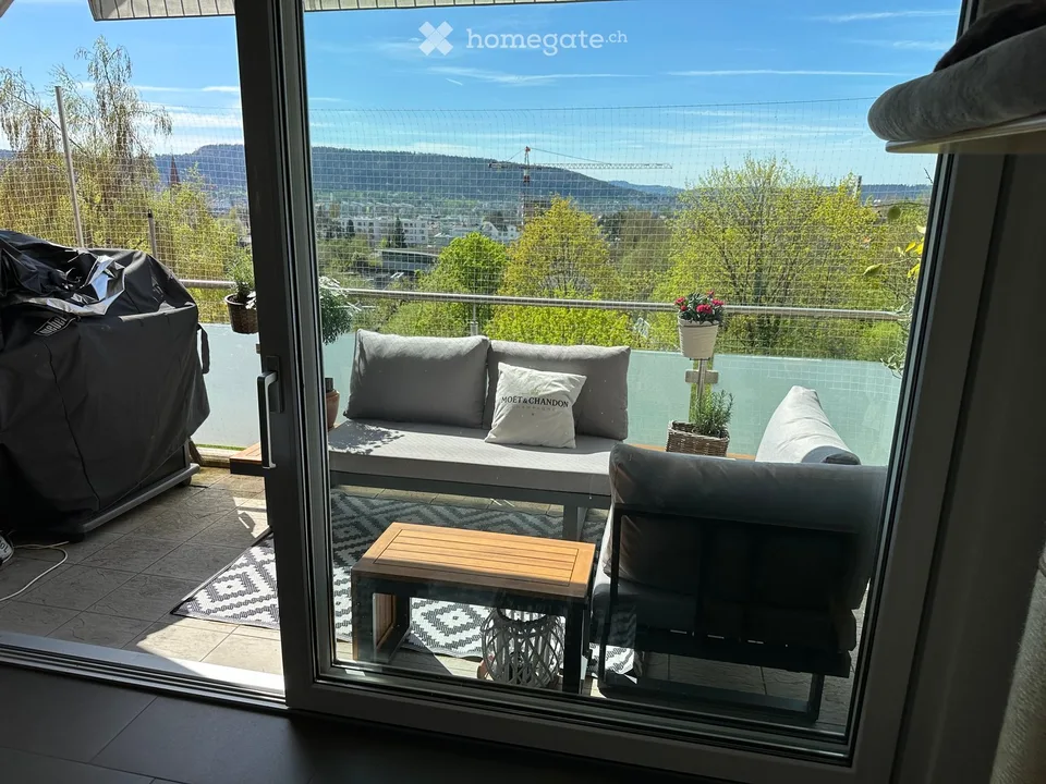 Charmant appartement de 2,5 pièces avec balcon à Wallisellen