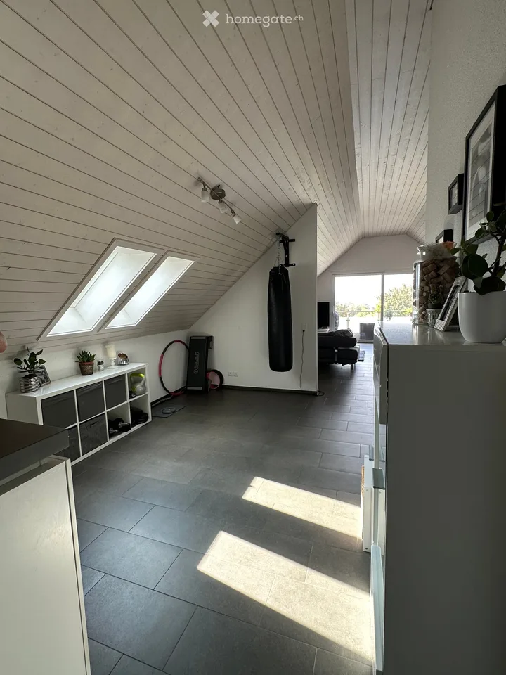 Charmant appartement de 2,5 pièces avec balcon à Wallisellen