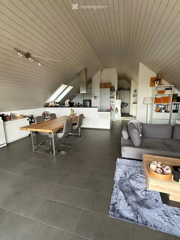 Charmant appartement de 2,5 pièces avec balcon à Wallisellen
