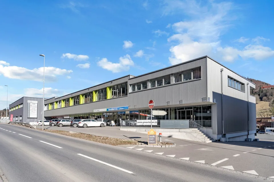 Ready-to-occupy retail spaces in prime location