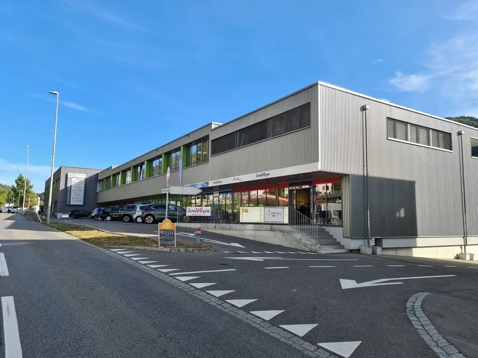 Ready-to-occupy retail spaces in prime location
