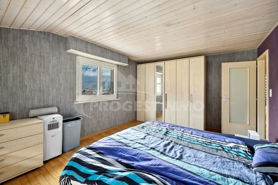 VERY BRIGHT AND SPACIOUS DUPLEX