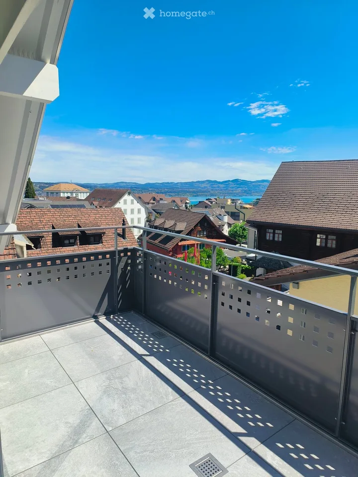 Moderne 1.5-Zimmer-Wohnung in Wollerau – Neubau mit Balkon und schöner Aussicht