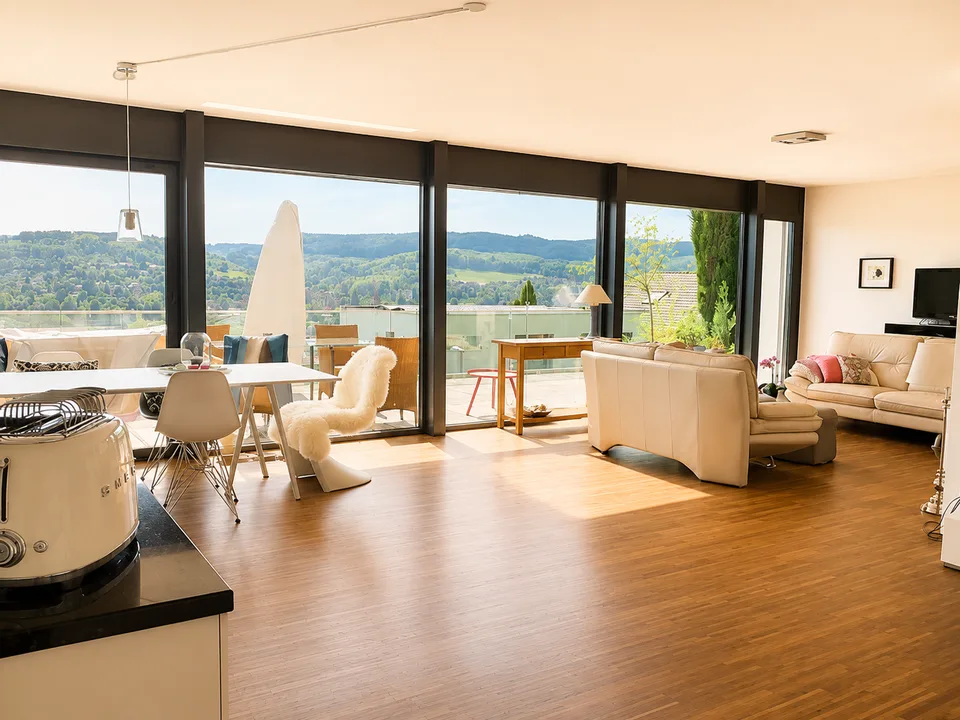 Appartamento esclusivo 3.5 locali con vista panoramica e garage doppio con stazione di ricarica E
