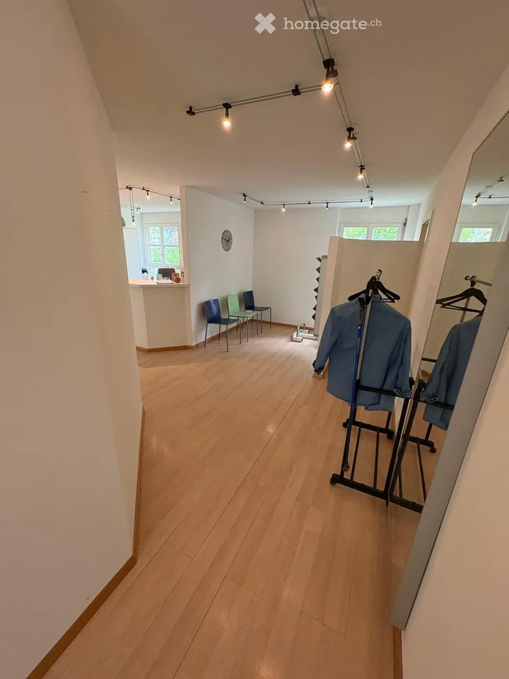 Studio / Ufficio alla stazione di Dübendorf