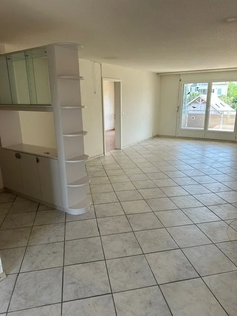 Beautiful 4.5-room apartment with 2 balconies, basement and parking space