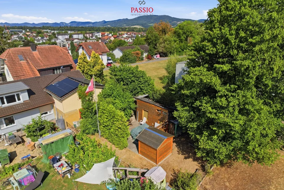 Charming 4-room semi-detached house with garden and potential