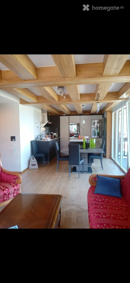 Bello appartamento con balcone e vista