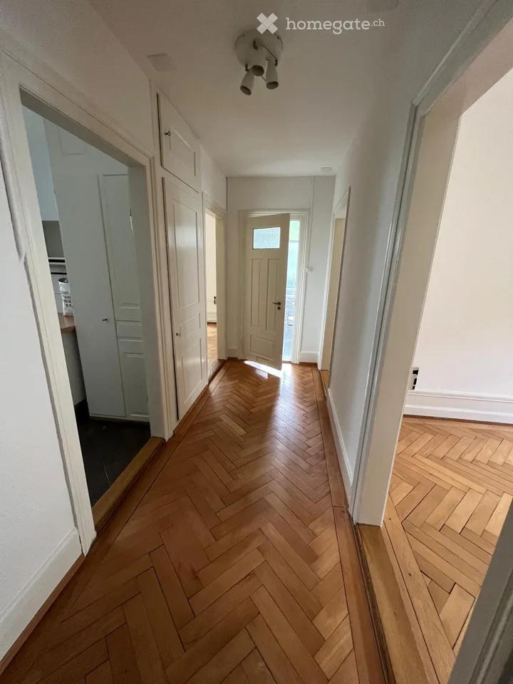 Incantevole appartamento di 3.5 locali in un edificio storico su Näfgasse, Zurigo 8008