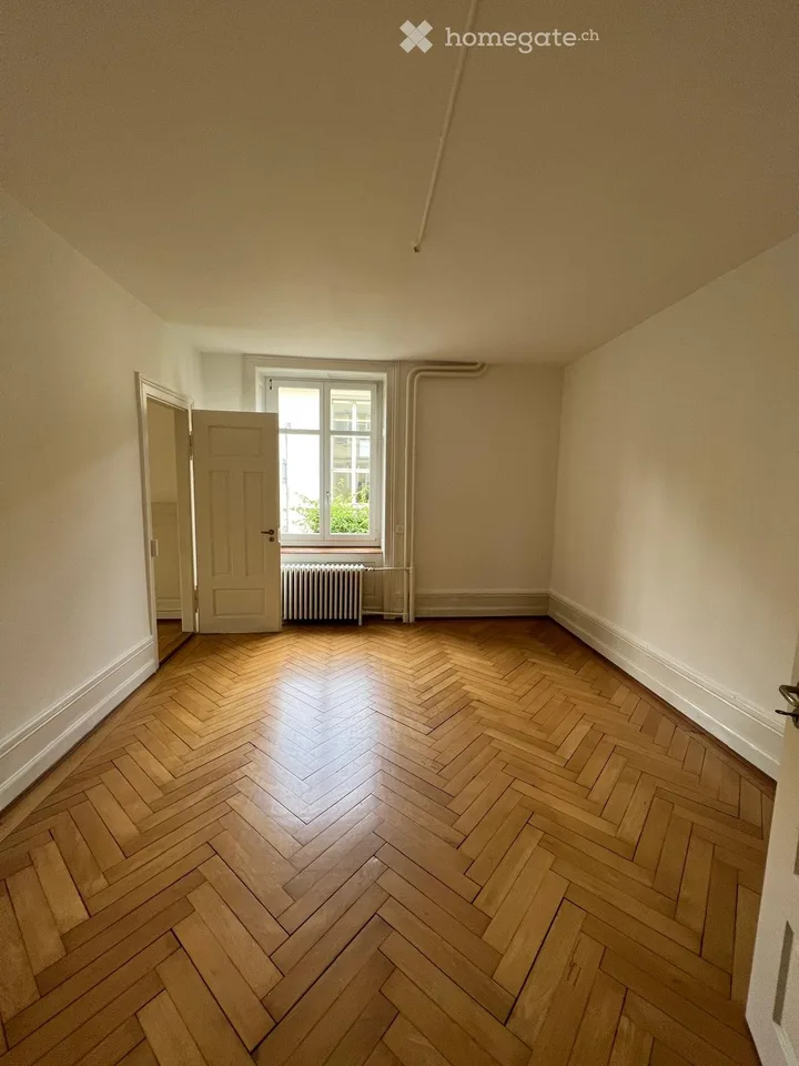 Incantevole appartamento di 3.5 locali in un edificio storico su Näfgasse, Zurigo 8008