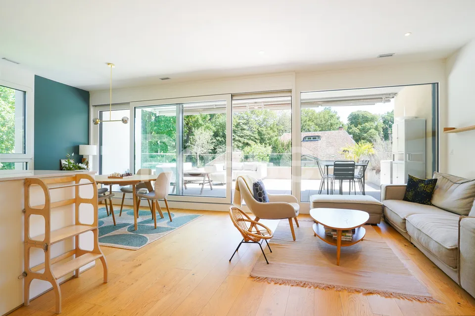 Secteur résidentiel - Appartement de 5 pièces au 1er étage
