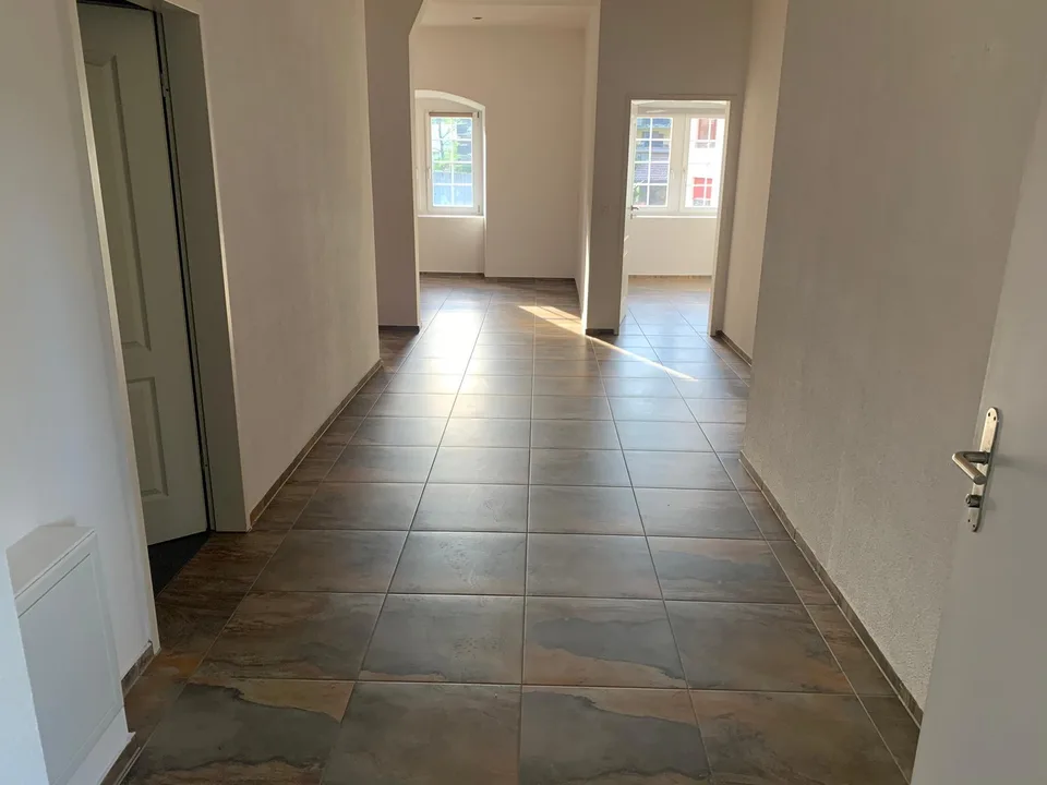 Grosszügige 3.5-Zimmer-Erdgeschosswohnung mit hohen Decken