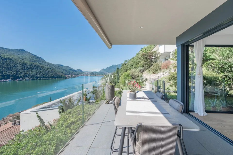 EXCLUSIVE 3.5-ROOM APARTMENT WITH LAKE VIEW