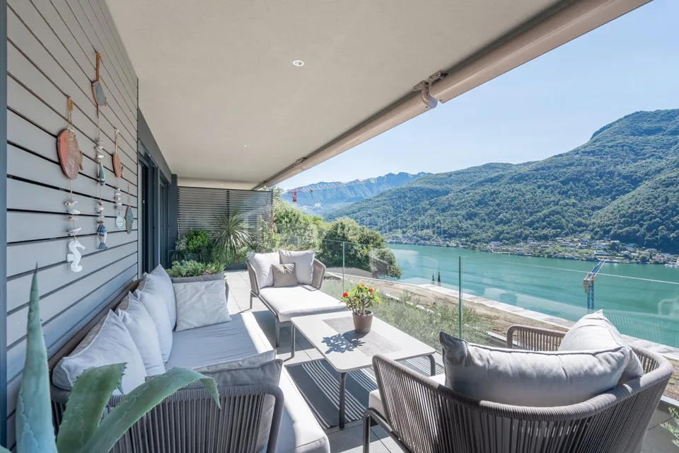EXCLUSIVE 3.5-ROOM APARTMENT WITH LAKE VIEW