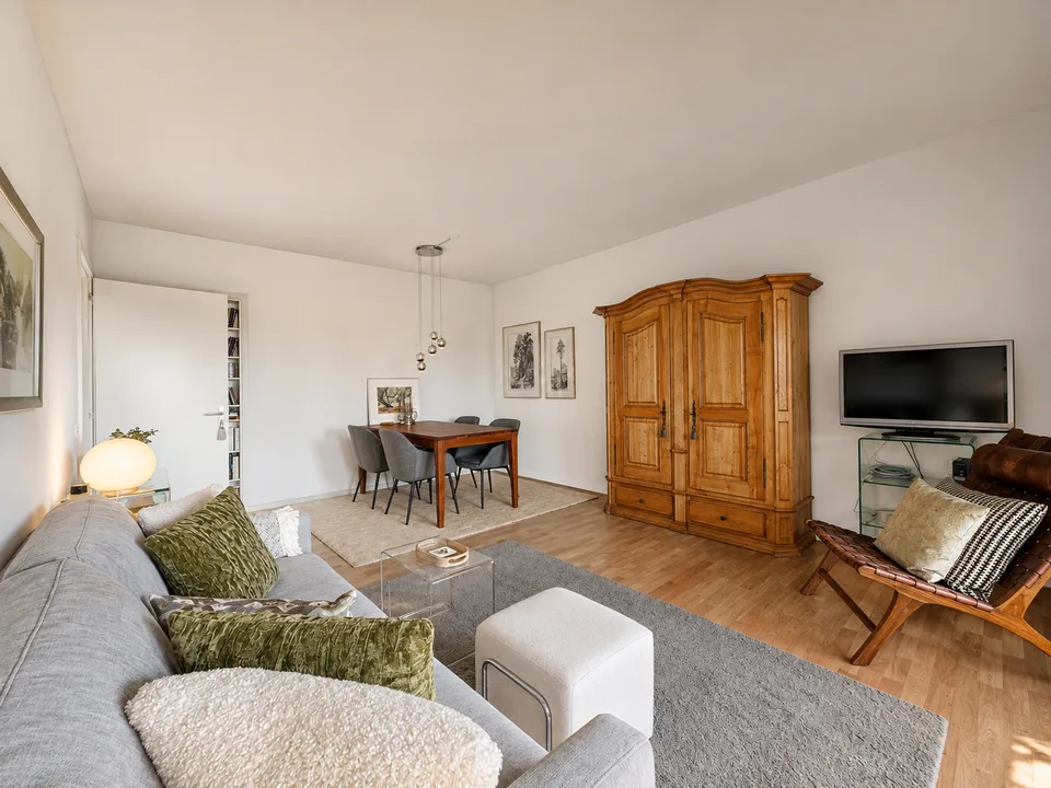 Ponte Capriasca: Elegant 2-room apartment with beautiful terrace surrounded by greenery and swimming pool