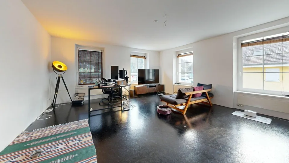 Spacious 4.5-room apartment with 185 m² directly at Murgenthal train station