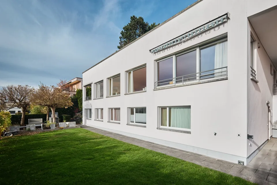 Exklusives 5.5-Zimmer-Terrassenhaus mit Wellnessbereich und traumhafter Weitsicht