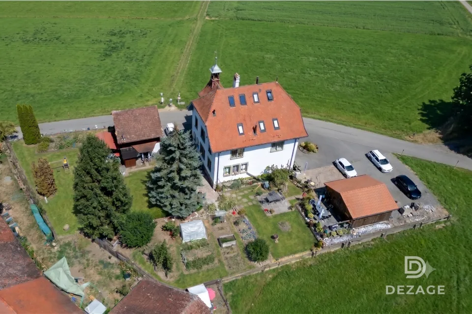 Vecchia scuola del 1904 completamente ristrutturata - 3 appartamenti e annesso, in campagna, a 35 minuti da Losanna