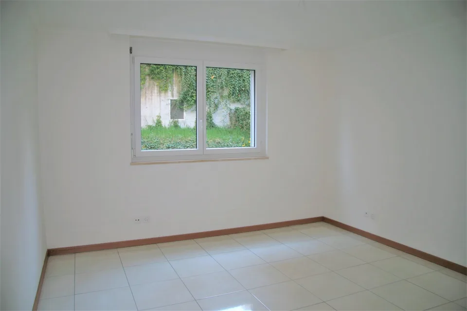Dachwohnung 3.5 Zimmer - zentrale aber ruhige Lage im Grünen – Foto 9 von 15