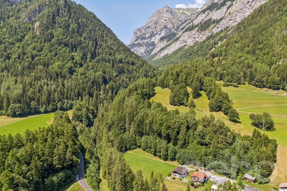 Grosszügiges Bauland mit Projektstudie an naturnaher Lage in Vättis