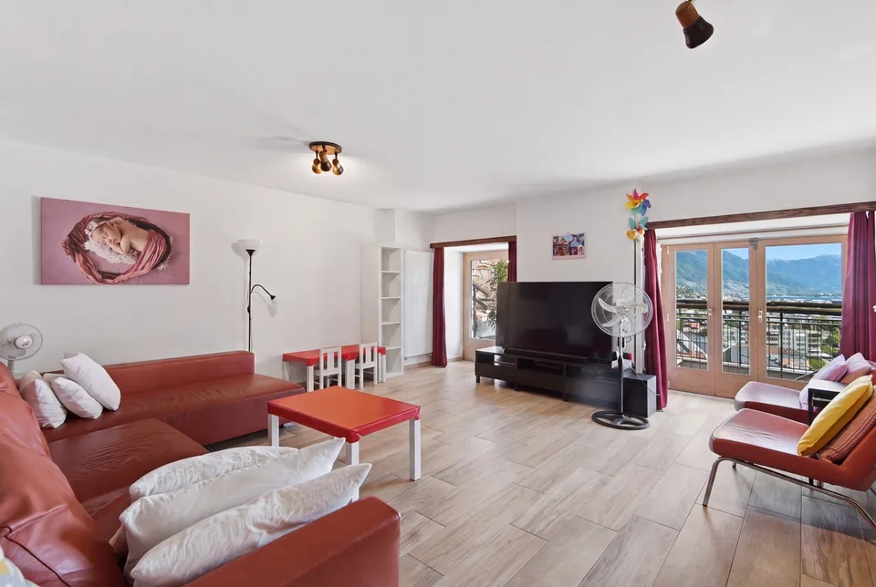 Casa ticinese immersa nella natura
