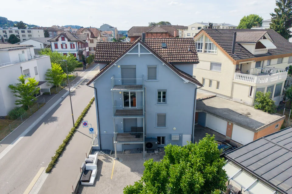 Investimento di capitali attraente - casa multifamiliare completamente affittata