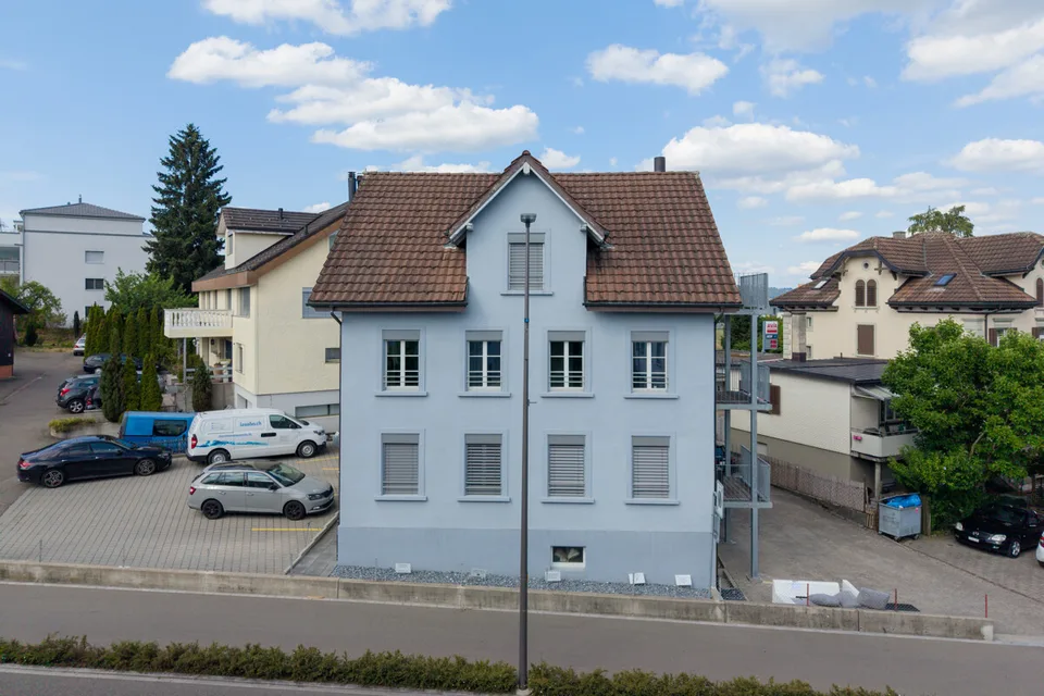Investimento di capitali attraente - casa multifamiliare completamente affittata