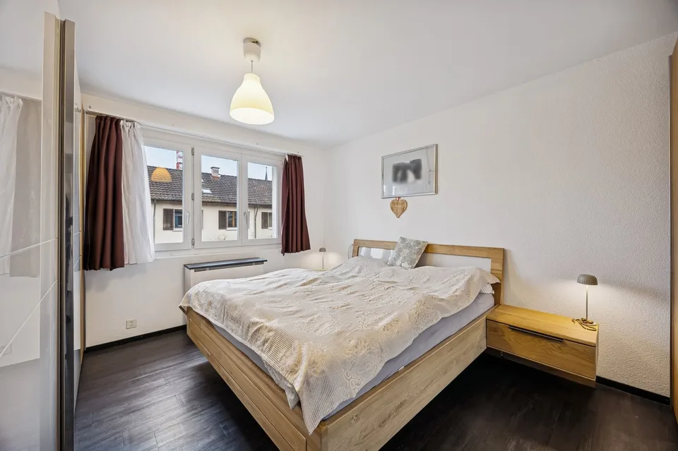 Renoviertes 5.5-Zimmer-Reihenhaus mit 166 m² Gesamtfläche & grosser Terrasse