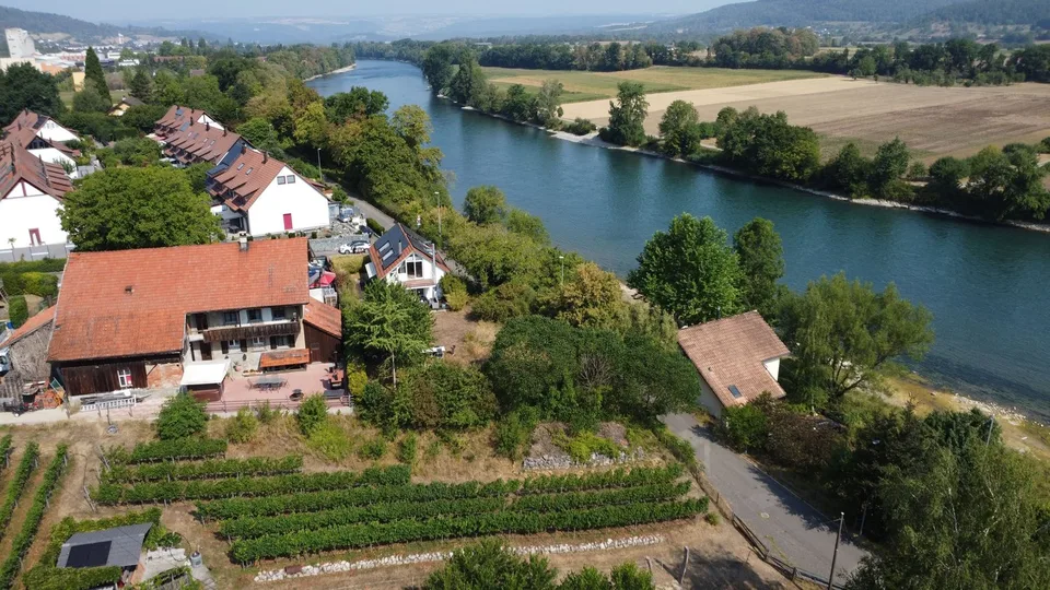 790 m² di terreno in zona residenziale soleggiata - possibilità polivalenti per ristrutturazione, ampliamento o costruzione nuova