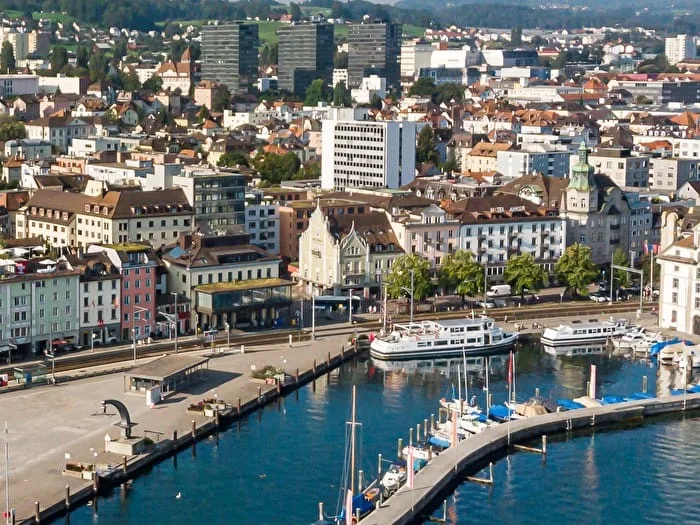 Investissement au bord du lac ! Immeuble d'appartements avec 12 unités - situation de premier ordre !