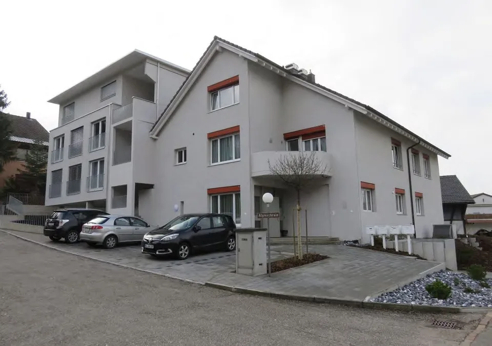 Apartment building with 18 apartments - 5.15% return - freshly renovated