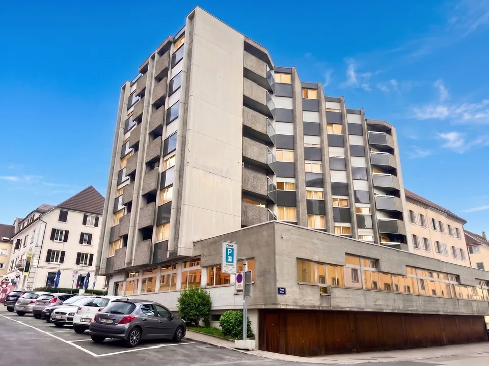 Bureaux/locaux 102-402 m², haute visibilité - La Chaux-de-Fonds