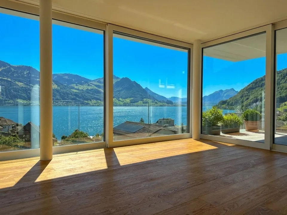 5.5-Room Maisonette with Unobstructable Lake View, Gersau