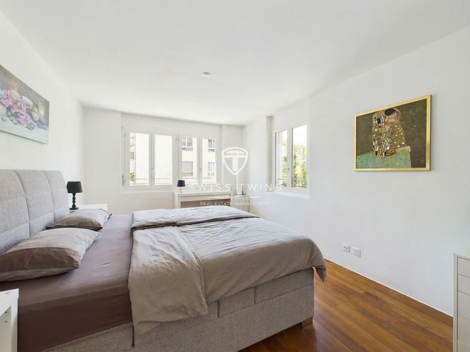 Casa a schiera di 5,5 locali luminosa con atmosfera di galleria a Ottikon vicino a Kemptthal