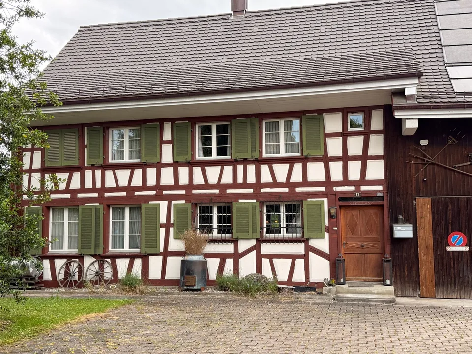 Una storica casa Riegelhaus ben mantenuta nel Thurgau cerca una nuova famiglia