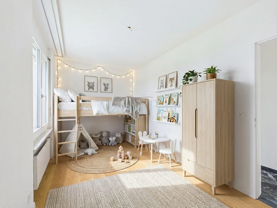 Perfect for small families, couples or singles - in Ebmatingen, 96m2 living space with glazed loggia is looking for new owners.