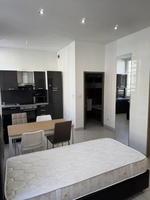 Charmant studio meublé de 45 m² à Genève – Disponible immédiatement
