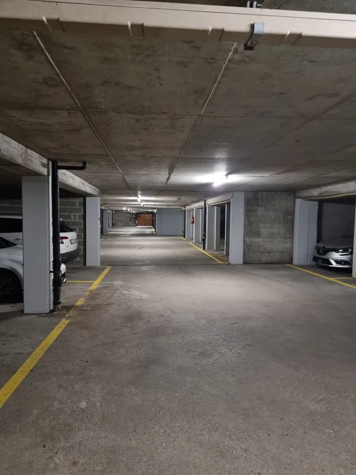 FRIBOURG - IMP. DE LA FORET 24 - EMPLACEMENT PARKING SOUTERRAIN