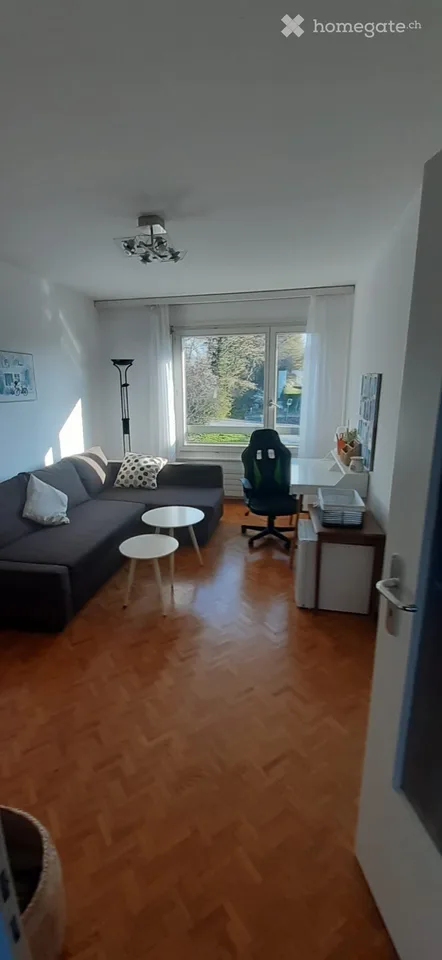 Chambre lumineuse et bien située pour étudiante