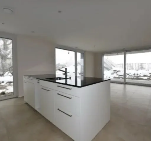Spacious 4.5-room apartment with garden in Engollon